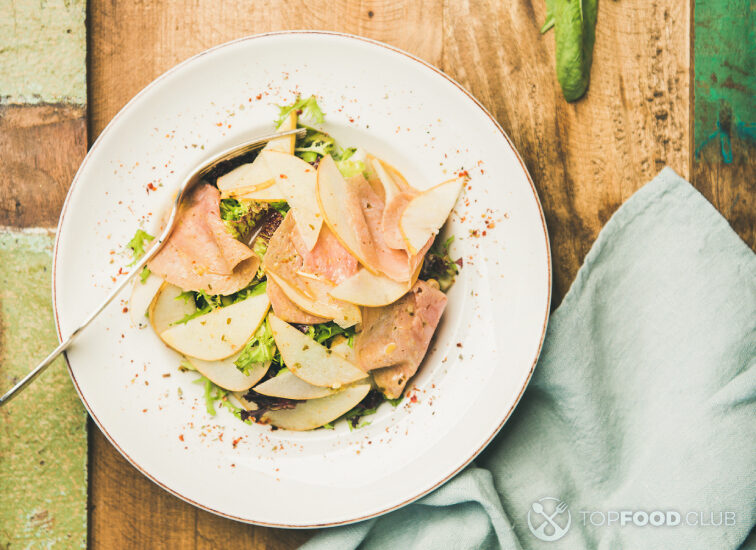2022-03-21-yau18n-fresh-salad-with-smoked-turkey-ham-and-pear-in-pla-2021-08-26-16-17-55-utc-1