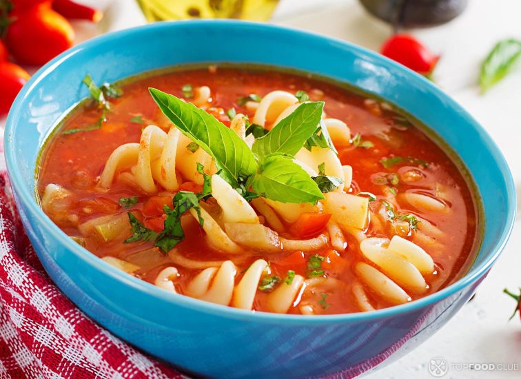 2021-08-19-dxpq1z-minestrone-italian-vegetable-soup-with-pasta-tomat-crjfenp