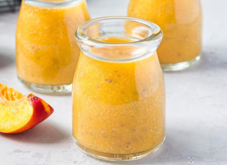2021-08-20-j7t6k8-smoothie-with-nectarine-orange-juice-chia-seeds-an-pftab4b