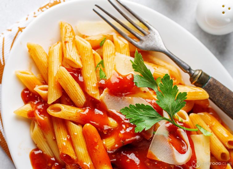 Penne arrabbiata with a spicy tomato sauce