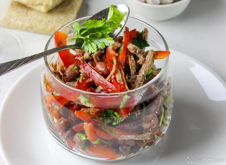 2021-08-23-xcgji3-classic-georgian-salad-with-beef-and-red-beans-2