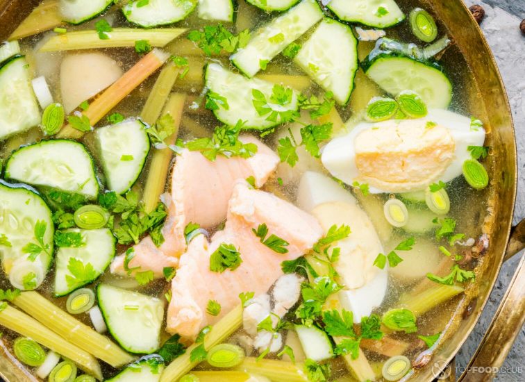 Vegetable broth with garlic and celery