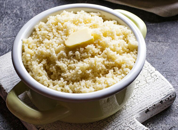 2021-08-24-jmblyu-couscous-with-butter-in-pot-4kdjh75