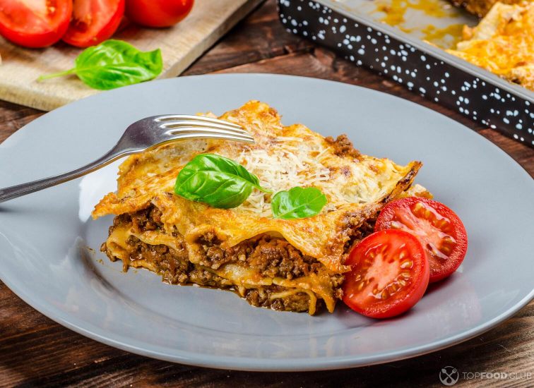 Italian lasagna with ground beef