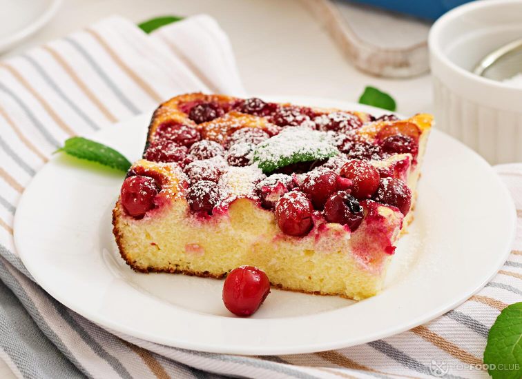2021-09-15-xz1n0v-cottage-cheese-casserole-with-cherries-p52evz8