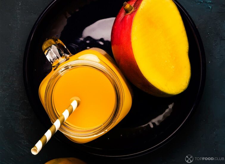 2021-09-17-ap7lt4-mango-smoothie-s3nv58f