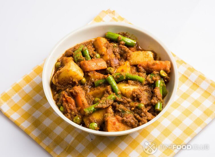 2021-09-21-x5rfov-indian-mixed-veg-containing-potato-and-beans-6u4bjcn