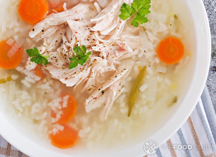 Chicken broth with rice