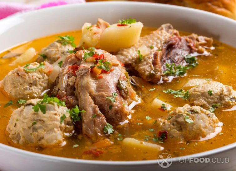 2021-09-27-o0sg8c-meatballs-soup-with-chicken-meat-zwyjgcv