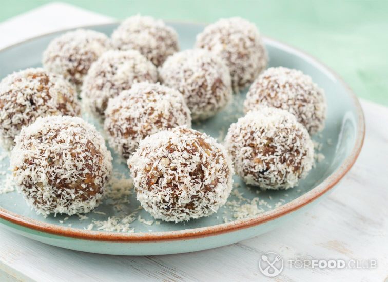 2021-09-28-2ojq7f-home-made-energy-protein-balls-with-coconut-flakes-jhfd4x2