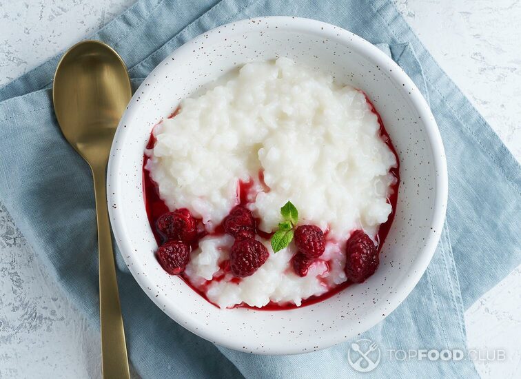 2021-10-06-dh4owv-rice-pudding-vegan-coconut-diet-breakfast-with-coc-hg239h5