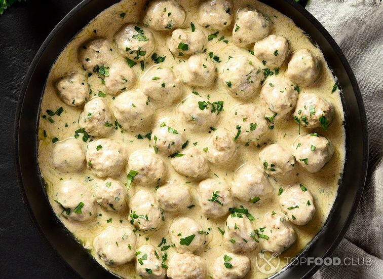 2021-10-08-ejqw4f-swedish-meatballs-with-white-creamy-sauce-unphslt