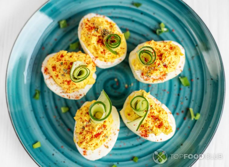 2021-10-26-uknlt9-stuffed-eggs-the-concept-of-food-breakfast-cate-2021-09-04-04-35-35-utc