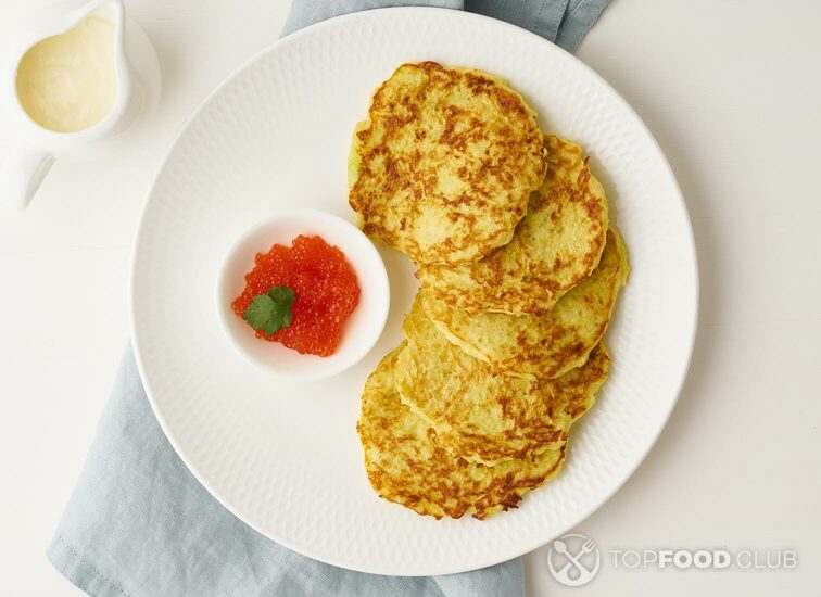 2021-10-27-ots6z2-zucchini-pancakes-with-potato-and-red-caviar-fodm-2021-08-28-00-50-58-utc