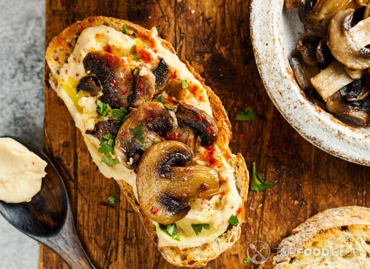 2021-11-04-769zte-tasty-toast-with-mushrooms-2021-08-27-10-27-45-utc
