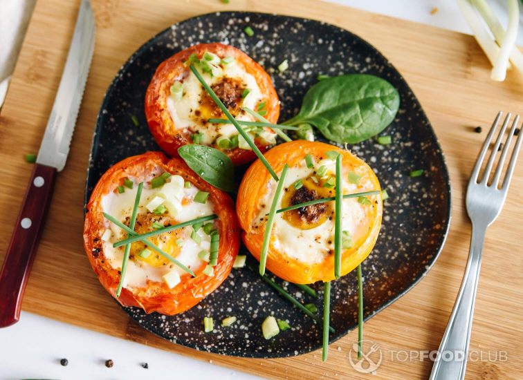 2021-11-05-eczgw6-three-large-baked-tomatoes-with-egg-and-herbs-2021-10-18-19-37-15-utc