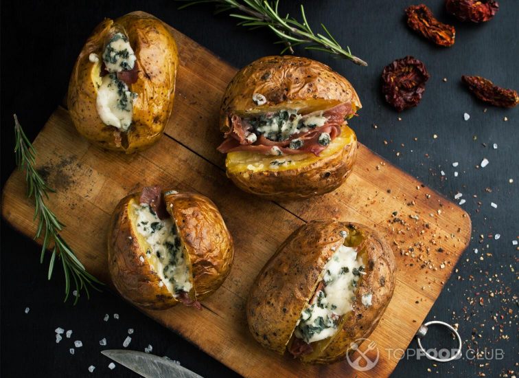 2021-11-05-gafzr1-baked-potatoes-with-prosciutto-and-cheese-2021-09-01-20-46-45-utc
