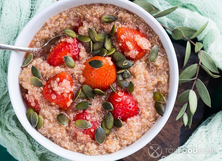 2021-11-23-tubm4e-quinoa-porridge-with-strawberries-in-bowl-2021-08-28-17-59-04-utc