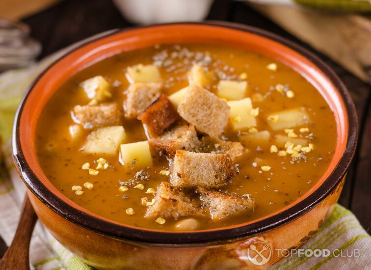 2022-01-11-sb10w7-goulash-soup-with-croutons-and-potatoes-2021-05-06-20-18-24-utc