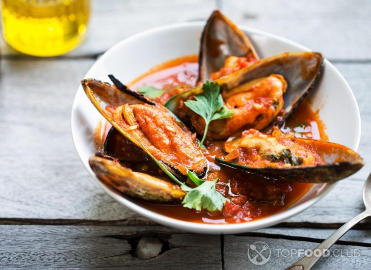 2022-01-25-3xgscl-mussels-in-tomato-sauce