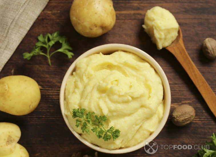 Отварной картофель с маслом
