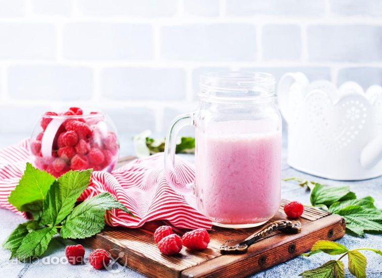 2022-03-22-u1qnvk-smoothie-malina