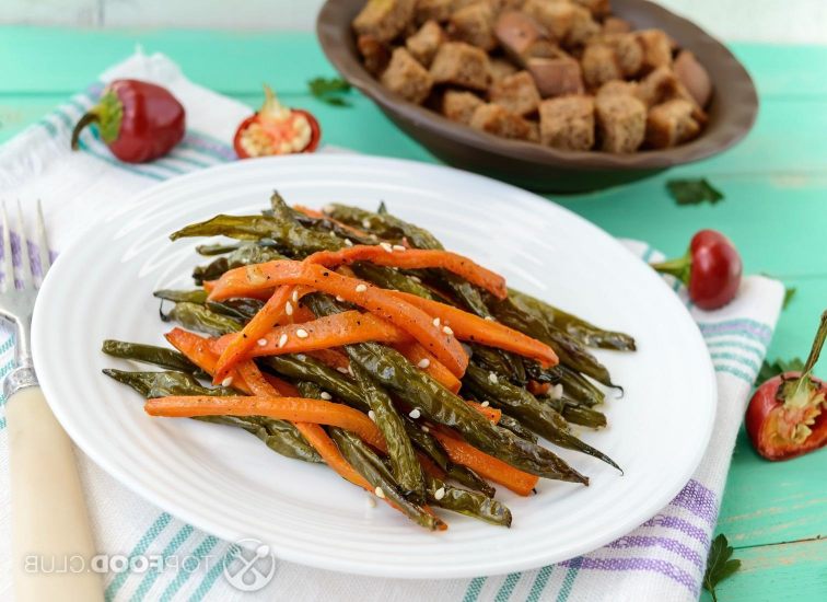 2022-03-26-xtec8z-baked-green-beans-and-carrots-vegan-diets-2022-01-27-22-24-50-utc
