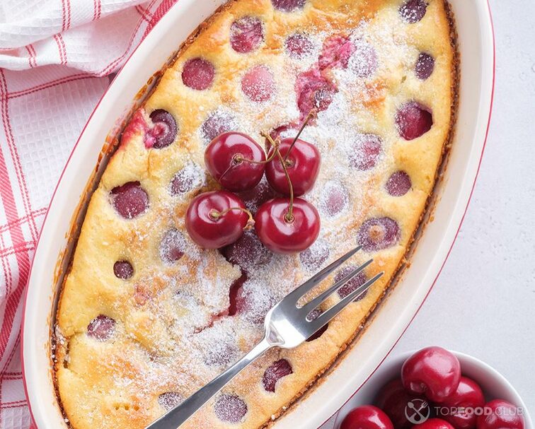 2022-09-27-pf0skb-casserole-with-cherry-and-banana