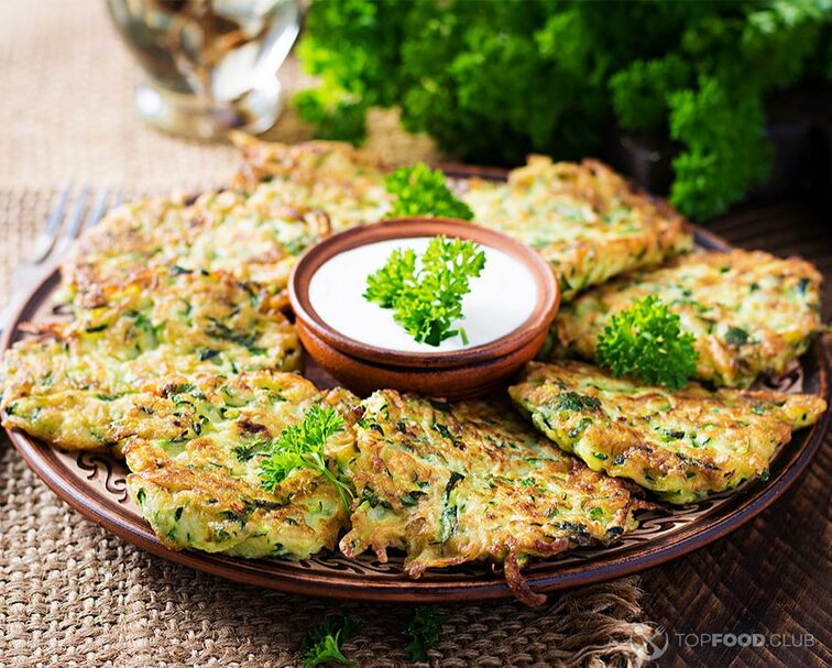 2022-09-28-1vby8r-vegetable-vegetarian-zucchini-pancakes-with-sauce