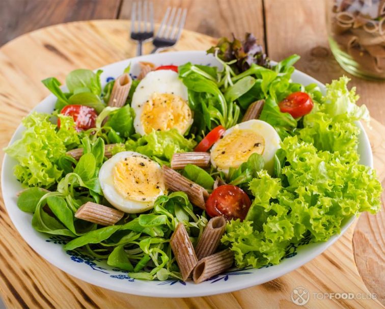 2022-11-18-zj4p5l-egg-salad-with-whole-grain-pasta