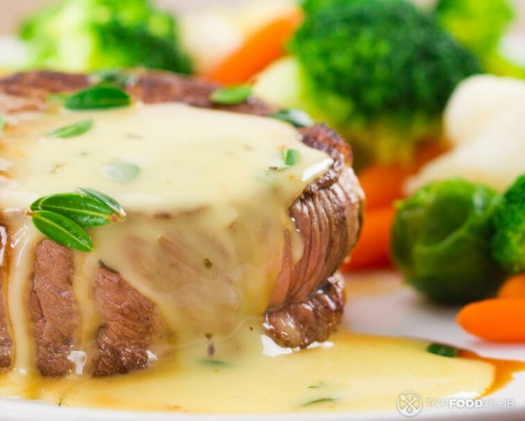 2022-11-19-9xbuw3-grilled-beef-fillet-with-bearnaise-sauce-2022-03-07-16-26-49-utc-1