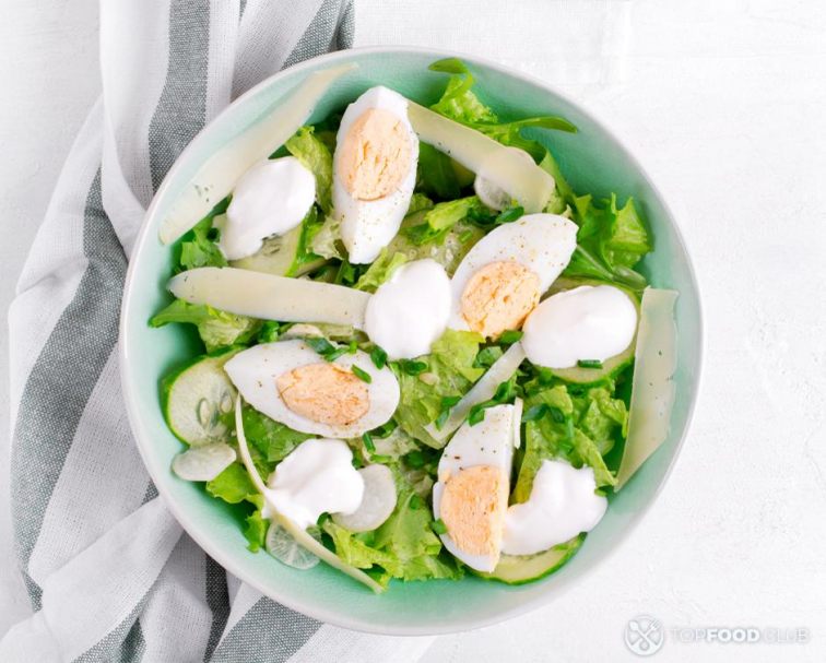 2022-11-22-3k70qp-egg-salad-with-radishes