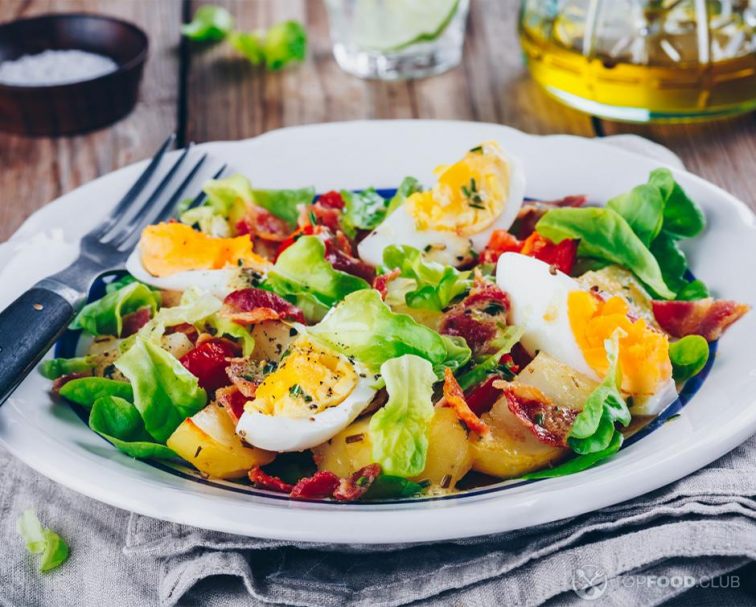 Egg salad with potato and bacon