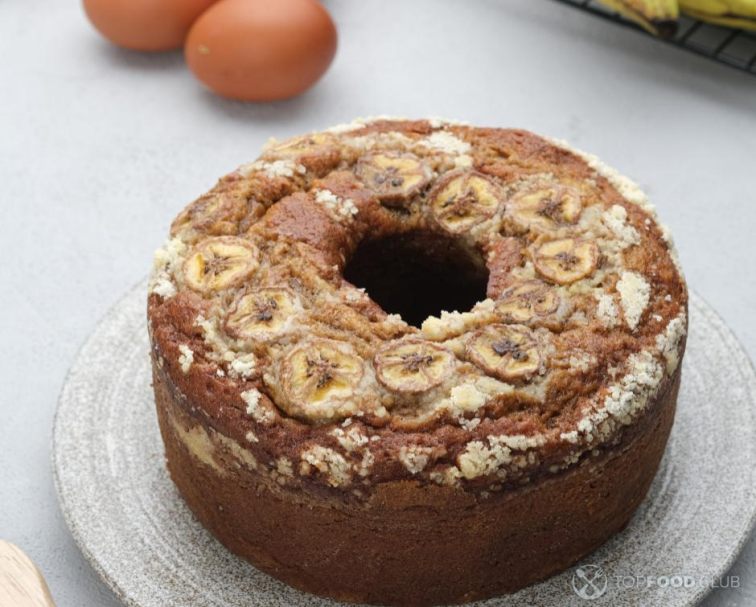 2022-11-28-09vezi-banana-bread-or-banana-cake-made-with-eggs-flour-2022-11-01-23-33-20-utc-1