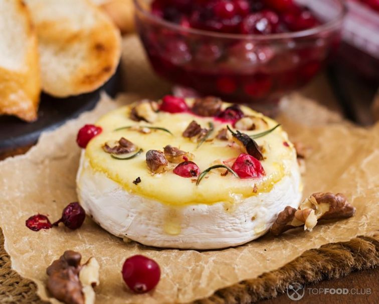 Baked Brie with Cranberries and Nuts
