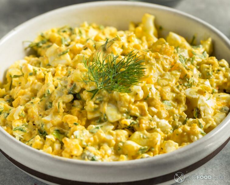2022-12-16-t7dnui-homemade-healthy-egg-salad-2022-07-04-17-40-57-utc-1