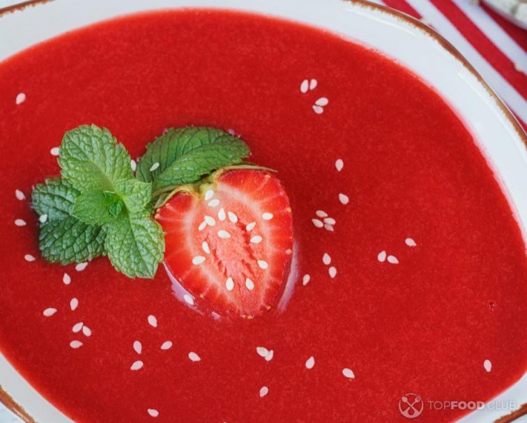 Strawberry Soup with Red Wine