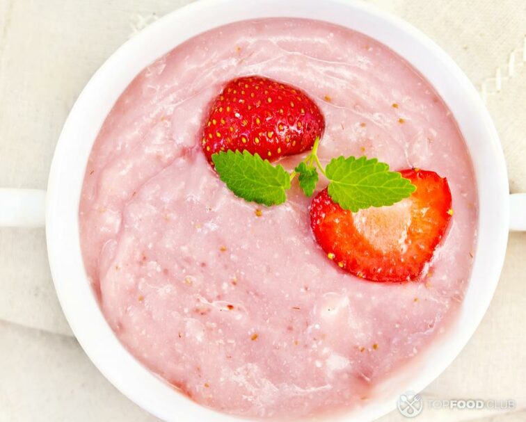 2023-01-03-68zt0q-soup-strawberry-in-white-bowl-on-granite-table-top-2021-08-26-16-02-51-utc-1