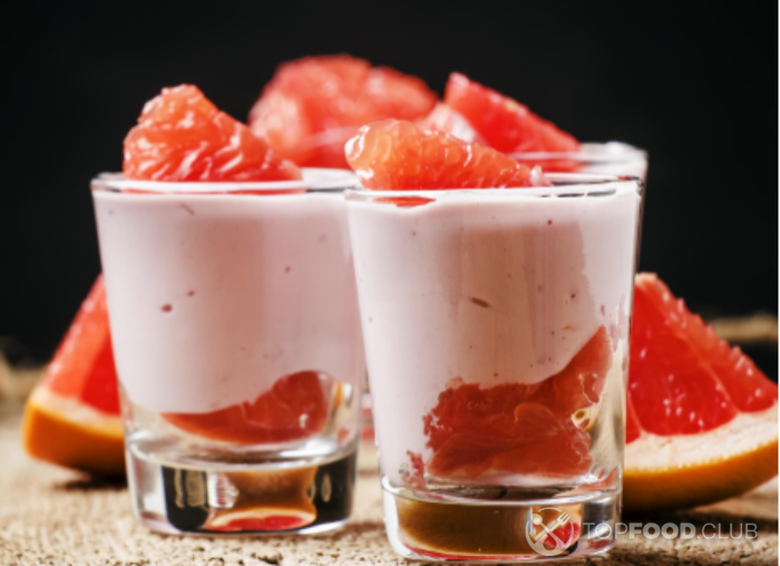 2023-02-01-3q7p80-cottage-cheese-mousse-with-cream-and-grapefruit-2021-08-28-23-00-23-utc