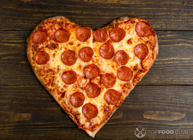 2023-02-02-csmar8-heart-shaped-pizza-pepperoni-2021-09-02-08-04-48-utc