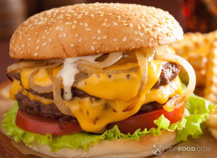 2023-03-07-k6gape-double-cheeseburger-with-tomato-and-onion-2021-08-26-16-57-53-utc
