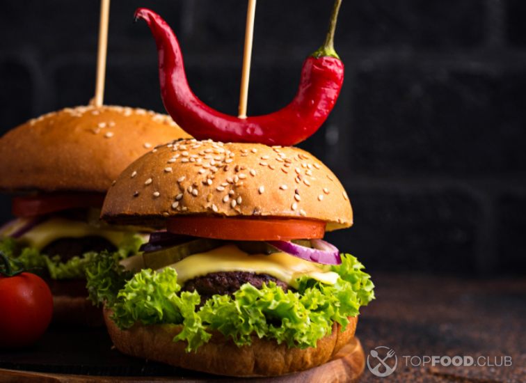 2023-03-09-k6vxtg-devil-burger-and-cheeseburger-with-tomato-2021-08-28-12-05-42-utc