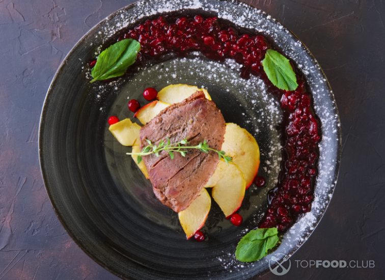 Duck Breast with Apple and Currant Sauce