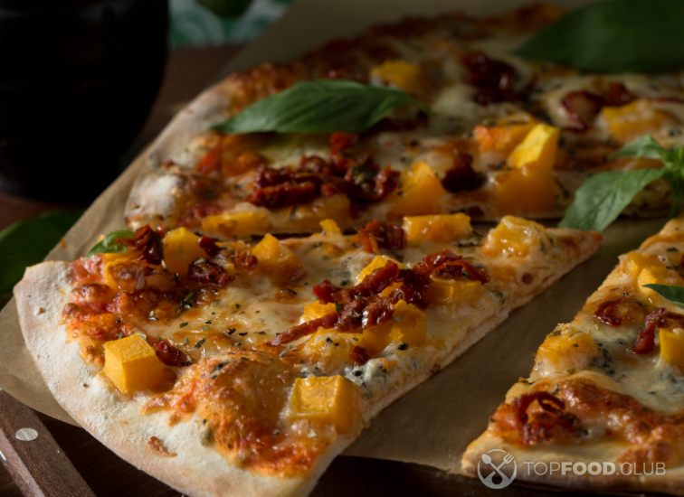 Сытная пицца с куриного фарша – кулинарный рецепт