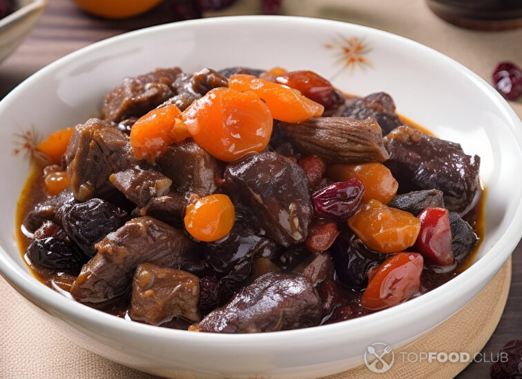 2023-06-01-qdik4x-beef-with-dried-fruits