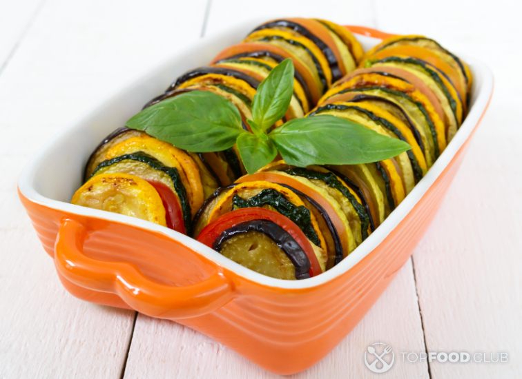 2023-08-17-kilw19-ratatouille-vegetable-dish-of-zucchini-tomatoes-2021-09-03-05-58-08-utc