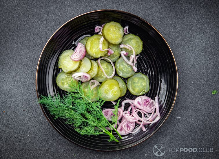 Вкусный Рецепт: Крабовый салат с солеными огурцами