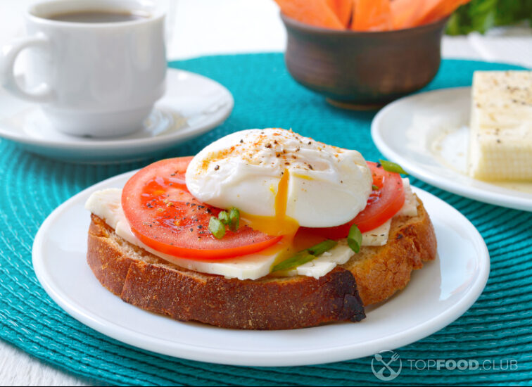 2023-08-25-znh861-sandwich-with-poached-egg-and-coffee-2021-09-02-15-13-57-utc