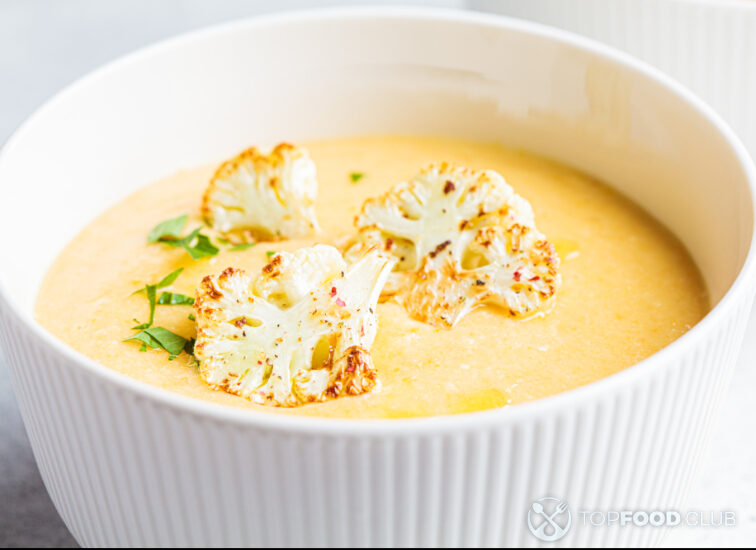 2023-09-14-loy7xu-vegetarian-cream-cheese-soup-with-cauliflower-in-w-2021-12-09-07-32-56-utc