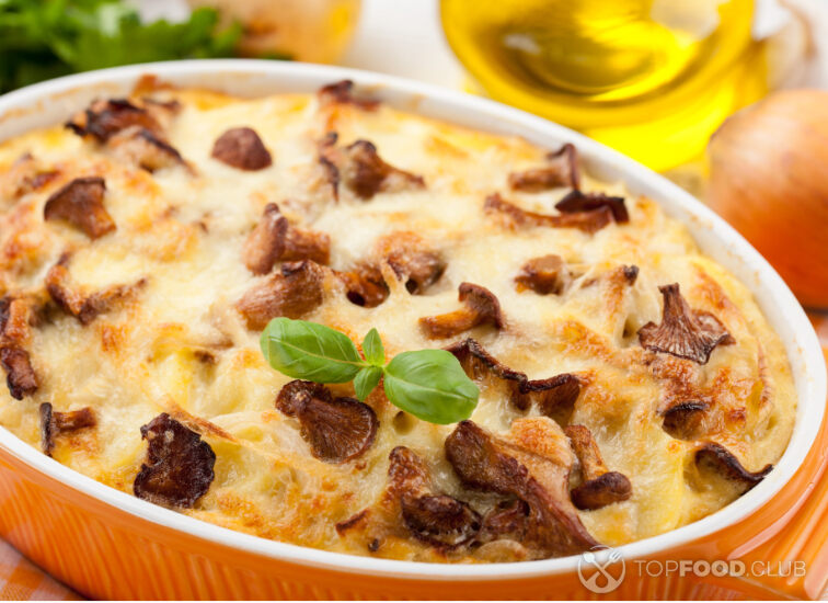 2023-09-27-nale08-chanterelles-in-cream-with-potatoes-and-cheese